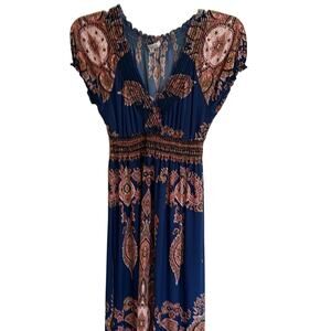 Sapogee women’s L maxi dress. Blue with geometric colorful designs. Lightweight.